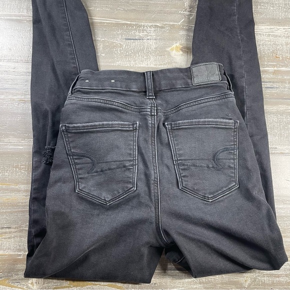 AEO Curvy Super Hi-Rise Jegging Black Distressed Next Level Stretch - Picture 6 of 7